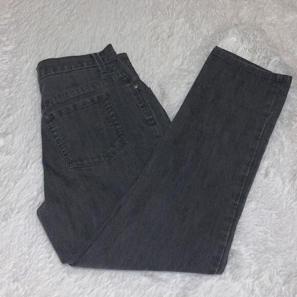 Gloria Vanderbilt Women's Classic Amanda High Rise Tapered Jean 8 Short - Picture 13 of 16